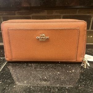 Coach: "Christine" Wallet in Crossgrain Leather, LOTS of compartments